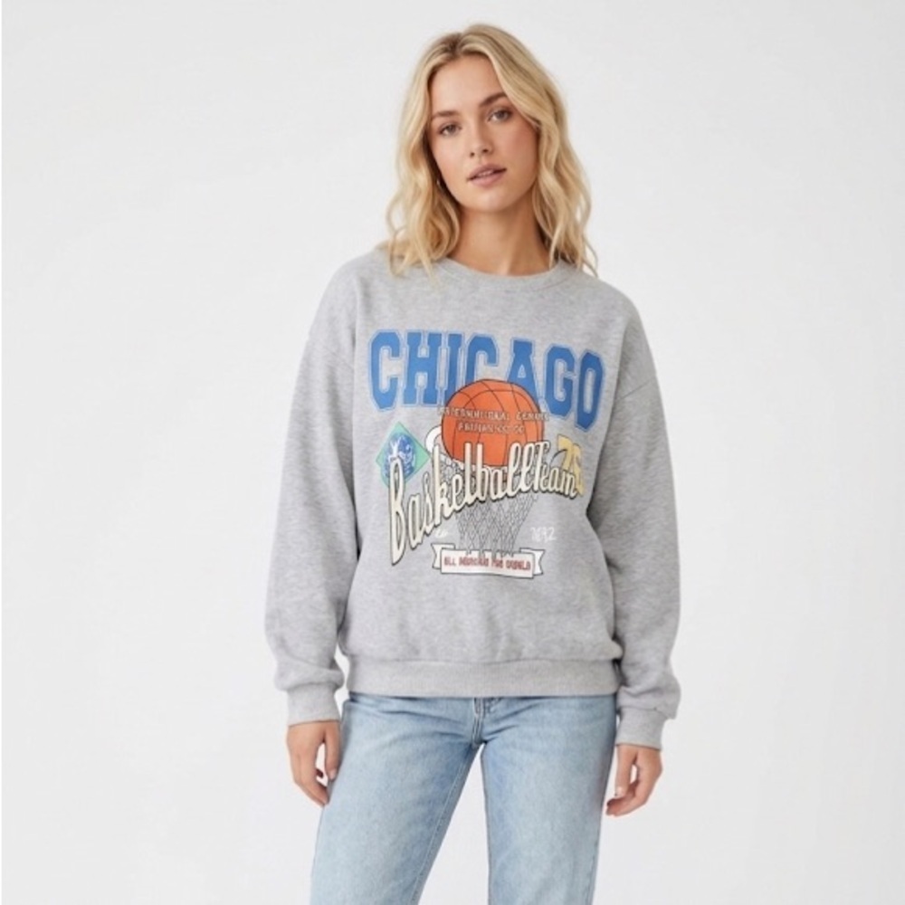 SHEIN Gray Chicago Basketball Team Sweater size small